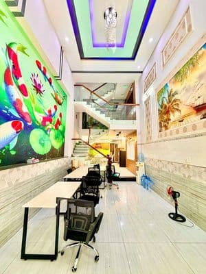 Nhà đẹp mtkd phạm văn chí 4x16m 5 tầng
