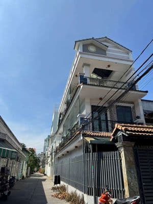 Cho thuê nhà 1/ Bình Trị Đông: 5mx20m 1 trệt 2 lầu, 4PN 5WC