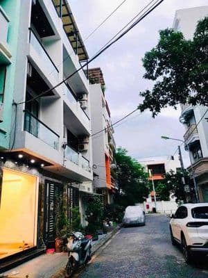 Cho thuê nhà nguyên căn phố ngọc thuỵ - vỉa hè - ô tô tránh,4pn 12tr
