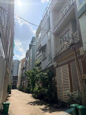 Cho thuê nhà 3 lầu 4pn 3wc giá 14tr