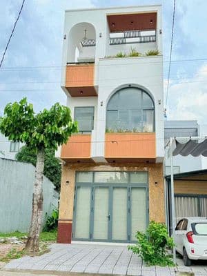Cho thuê nhà trệt 2 lầu mới có nội thất đường d4 kdc hồng loan