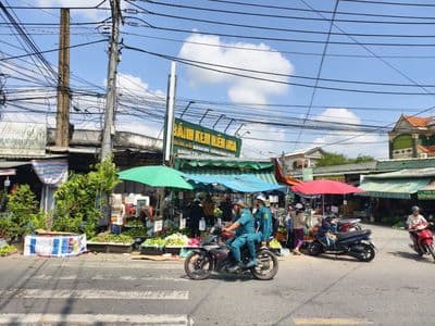 Cho thuê mặt bằng 690m2 - mặt tiền chợ an bình - vị trí đắc địa