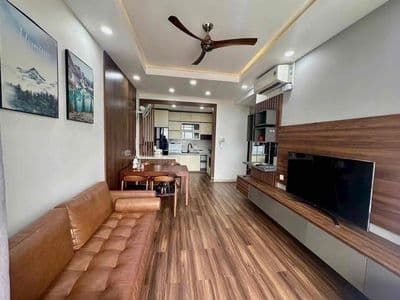 Cần cho thuê gấp căn hộ đẹp 2PN 75m2 tại CC Golden Mansion sân bay