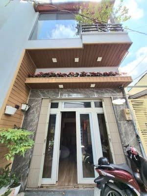 Dương bá trạc q8- sát mt- 4,2x10m- 3 lầu- ko qh