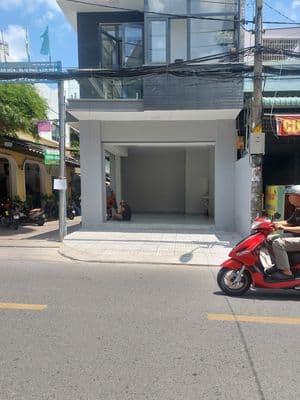 Cho thuê mặt bằng tầng trệt kinh doanh mới xây.