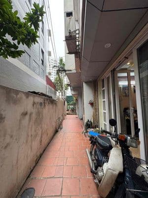 Nhà phố xuân đỉnh 32m 5 tầng mt 4.3m giá 7,x tỷ - cách mặt phố 30m