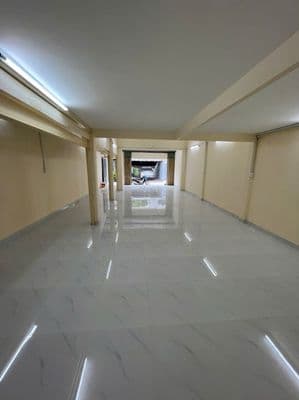 Cho thuê nhà cấp 4 có lửng rộng 100m2 đường xe tải làm kho để ở vp cty
