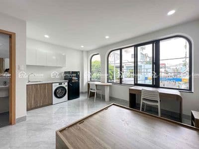 Studio cửa sổ trời fullnt máy giặt riêng | ngay aeon tân phú