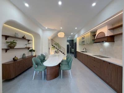 Bán nhà 3 tầng full nội thất đường huỳnh ngọc đủ,hòa xuân