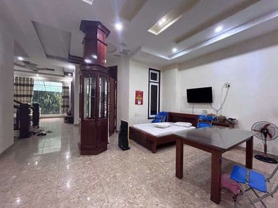 Cho thuê biệt thự sân vườn gần trần bạch đằng - 3 tầng 4pn - 56tr