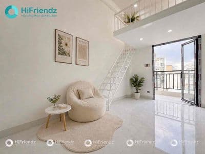 Khai trương 5 phòng khủng lồ ngay cạnh trường giao thông vận tải