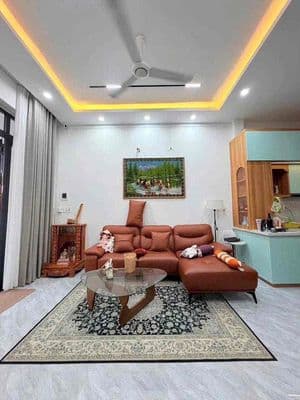 Cho thuê nhà đầy đủ nội thất - gần chợ phúc hải