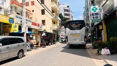 Bán đất phó đức chính - cách biển thuỳ vân 20m