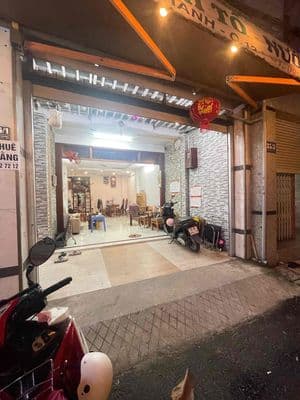 Măt tiền 2 ô tô tránh nhau. siêu đẹp. 5tr8 /tháng