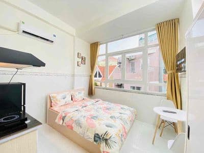 Phòng studio cửa sổ trời nội thất sẵn gần bách khoa tô hiến thành q10