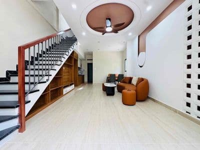 Ngay khu cư xá bắc hải 4,3 x 10 - ô tô đổ cửa - tân bình nhà đẹp mới .