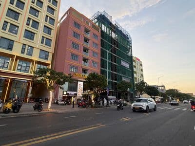 Cho thuê đất trống mặt tiền võ nguyên giáp ngay crown