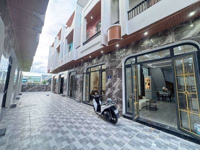 Nhà 2 tầng gần chợ rạch kiến tặng full nội thất
