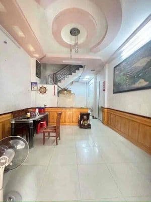 Nhà có nội thất 48m2 3lầu 5pn 4wc hxh trường chinh