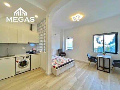 Ccmn đầy đủ tiện nghi nằm, sạch sẽ thoáng,nằm sát vòng xoay phú lâm