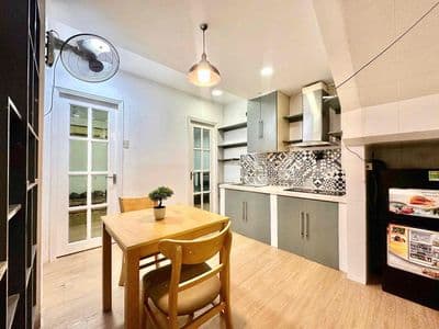 2pn tách bếp full nội thất ngay ngã tư hàng xanh, đh hutech, ftu ,…