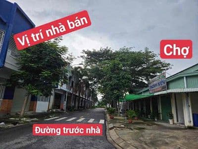 cần bán gấp 5 căn nhà 2 tầng đối diện chợ Long Hậu