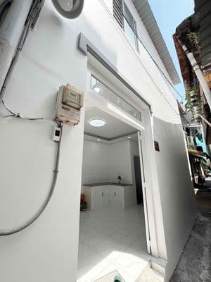 Cần Bán Nhà 1T 1L 2.35tỷ/sổ hồng riêng hẻm thông đường 3 phước bình Q9