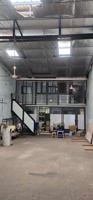 Cho thuê kho,xưởng 6x30m có sẵn vp làm việc, đ xe lớn lê trọng tấn