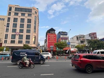 Mặt tiền Cộng Hoà 4.5x22m 2 lầu như hình chỉ 25.8 tỷ gấp bán