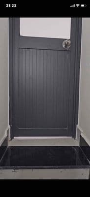nhà 4m x 4m , đúc 1 lầu , hẻm xe hơi , đường số 8