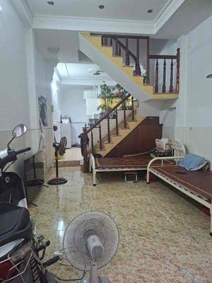 Nhà đẹp vô ở ngay hẻm Bành Văn Trân(4x10m 1 lầu 2pn 2ưc)