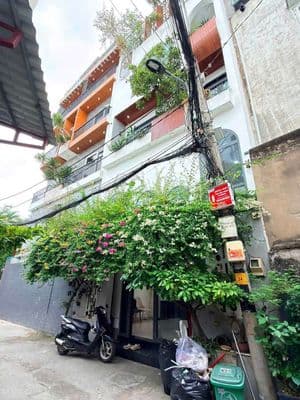 Cho thuê nhà full nội thất – hẻm ô tô gần thống nhất