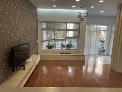 Cho thuê biệt thự đẹp ở ngay kdc himlam quận 7 giá 53tr/th