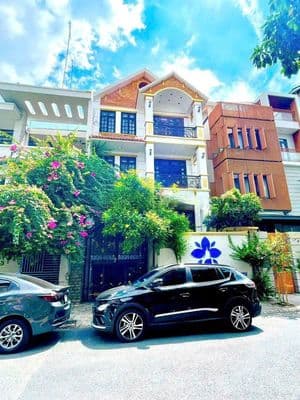 Villa phan xích long, hoa đào p7, pn – 600m², 5 tầng