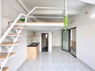 Căn hộ sẵn nội thất - ban công - mới xây ngay đh nguyễn tất thành