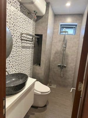 Cho thuê nhà 3 tầng đường nguyễn mậu tài,hòa xuân