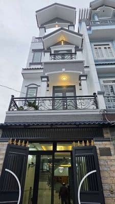 Nhà khu tên lửa 4x15m đúc 2 lầu và sân thượng
