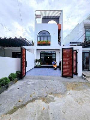 Cần bán gấp nhà 2 mặt tiền đối diện chợ tân bình