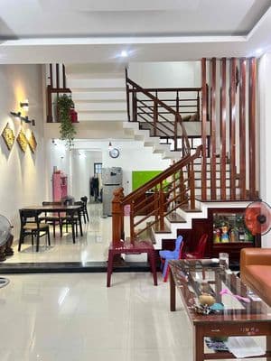 Nhà 2,5 tầng hồ sĩ dương 3pn giá 8 triệu/tháng