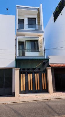 Cho thuê nhà ở kinh doanh 4 phòng khu bàn cờ trung tâm nha trang