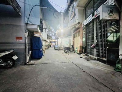 Gần Phố Tây - Trần Hưng Đạo Quận 1 26M2 Ngang 3M6 3 Tầng - 5 Tỷ 15
