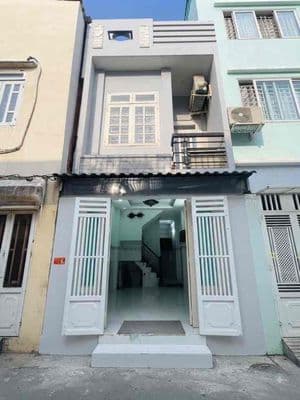 Quận 7 - 3 Tỷ 3 - Xe Hơi Tới Nhà - Nhà 2 Tầng 22m² - 2PN - Ngay Big C