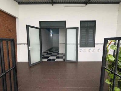 NHÀ CẤP 4 MỚI XÂY - 2 Phòng Ngủ - Hẻm Xe Hơi Đỗ Xuân Hợp