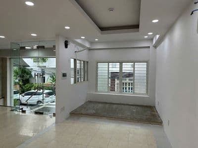 gấp nhà HXHi Giải Phóng, P.4, Tân Bình, 4 tầng, 3,8 x 15m, hoàn công