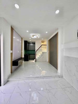 Lạc Long Quân Q11 – 3 tầng – 2PN/2WC – sát HXH – 25m² SD – 3.79 tỷ