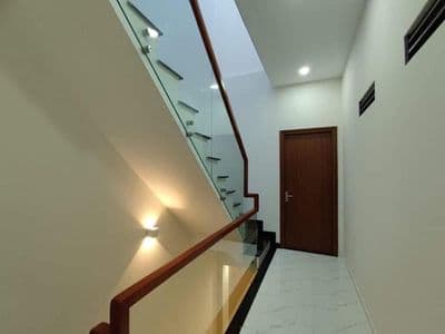 Cho thuê nhà mới Phạm Văn Chí, Q6, 4 tầng, 3.2m x 20m, chỉ 12tr
