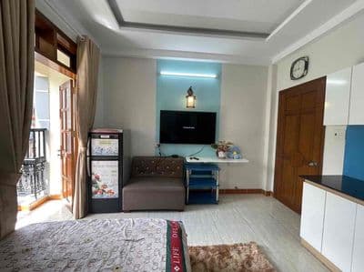 Căn hộ full nội thất ban công lớn