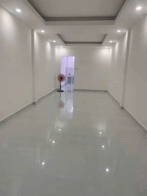 Nhà 3 phòng hẻm 8m lạc long quân