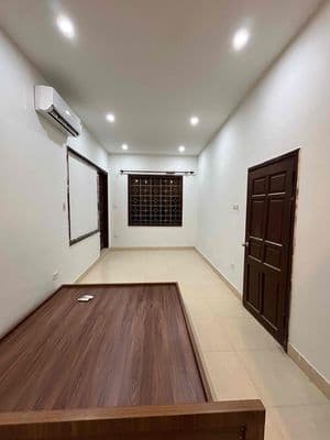mặt bằng kinh doanh nhà 3 tầng 4 phòng tại yên lãng