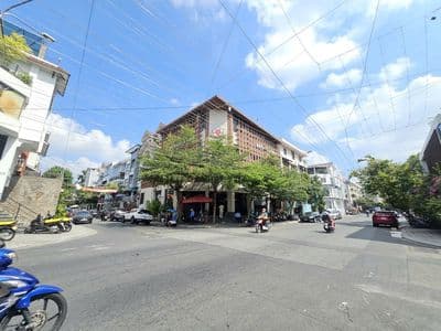 Ngã Tư 30 Hoa Đào - Hoa Phượng Ngang 20x15 3 Tầng 900m2